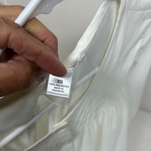 LOFT Cream Blouse with Bib Collar and Ruffled 3/4 Sleeves - Picture 10 of 10